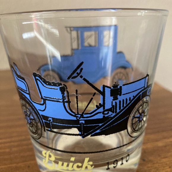 Classic Cars Drinking Glass Set - Picture 5 of 9